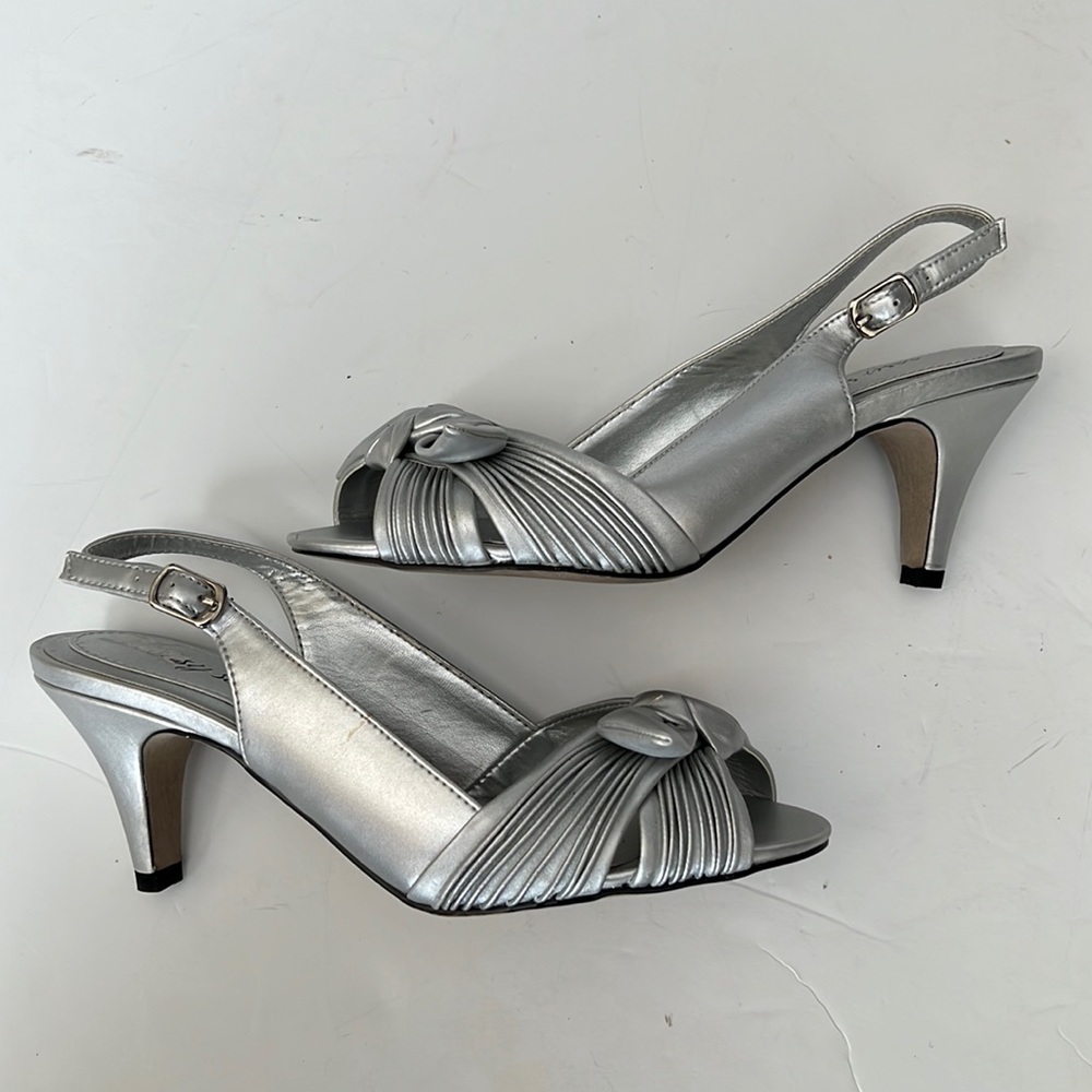 Easy Street Easy Flex Silver Open Toe Sling Back Heels